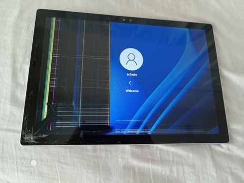 Microsoft surface Tablet  1724 model — image 8