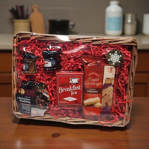 Luxury Food & Tea Hamper Basket with Shortbread Jams Pudding Gift Set