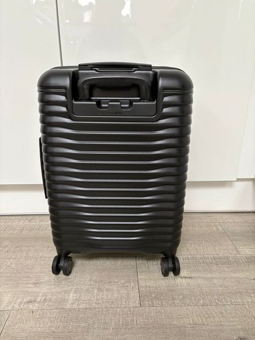Cabin Size Hard Samsonite Suitcase in Black with Built in TSA Lock — image 2