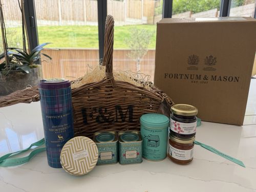 Fortnum & Mason Wicker Gift Hamper Set with Tea, Jam/Preserves & Shortbread — image 3