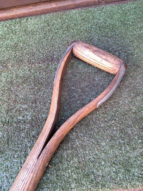 Vintage Elwell Garden Spade Garden Border Spade Tool Wooden Y Handle. (#403) — image 5