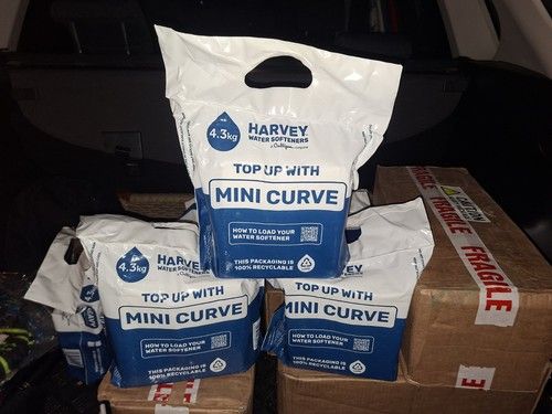 2 x 2 pack 4.3kg Harveys Suitable for Water Softeners UK Block Salt mini curve
