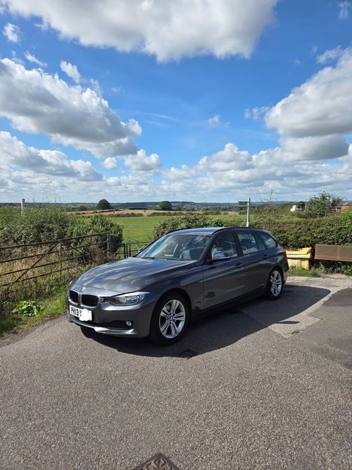 BMW 320d Estate — image 12