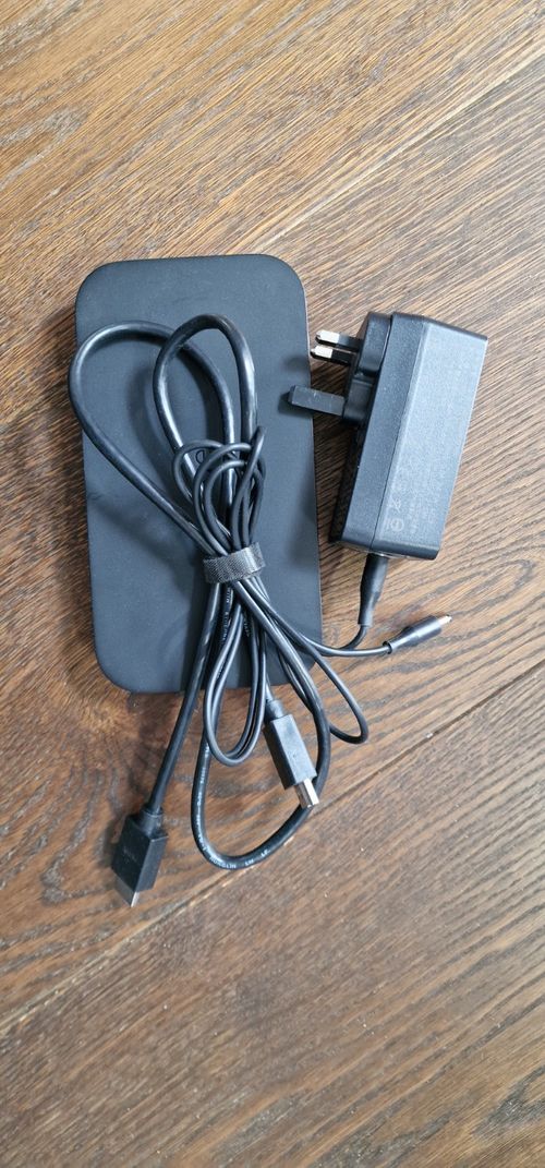 Philips Hue Play HDMI Sync Box 4K Smart Lighting Sync TV Gaming Complete — image 1