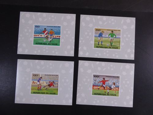Football I, top collection unc. Series (22) & Special Blocks (101), **/MNH — image 8