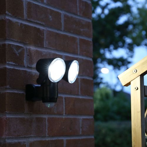 Battery LED PIR Motion Sensor Security Outdoor Twin Adjustable Wall Flood Light — image 5