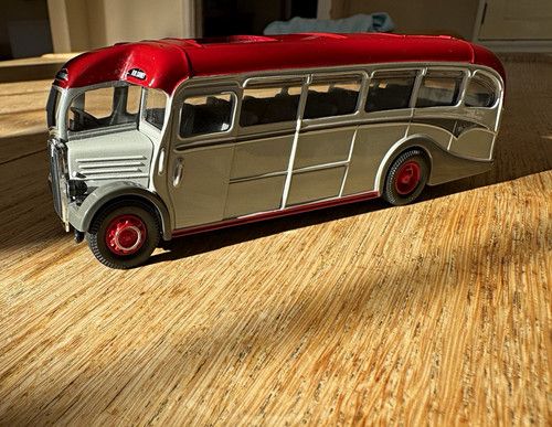 Corgi Carney’s Coaches Sunderland CFK 340 Diecast Coach/Bus Model Red & Grey