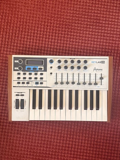 Arturia Keylab 25 Midi keyboard — image 7