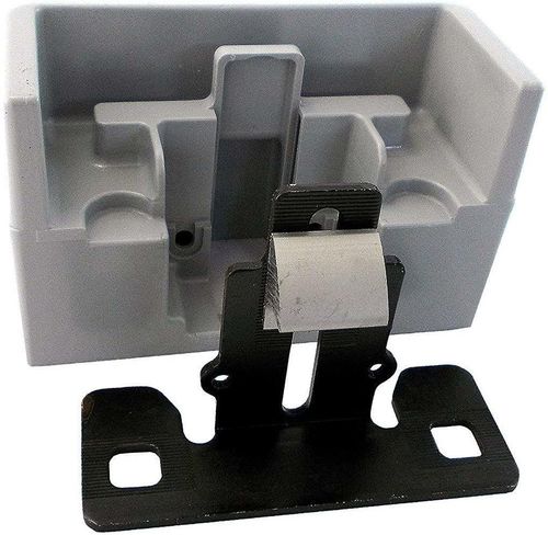Fermod Fastener 920 Strike for Coldroom Door Lock 920/921 — image 1