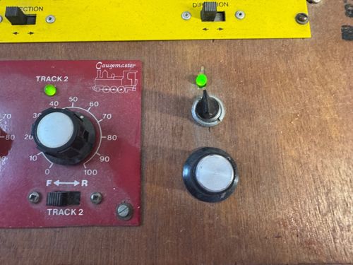 Custom Gaugemaster Series DF Twin Track Controller Power Unit Orbit Supertroller — image 4