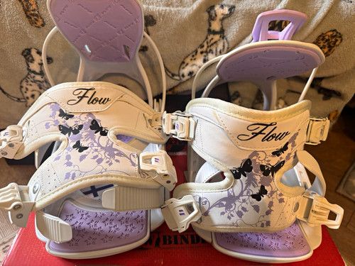 Flow Minx Women’s Snowboarding Bindings Size M White/Purple