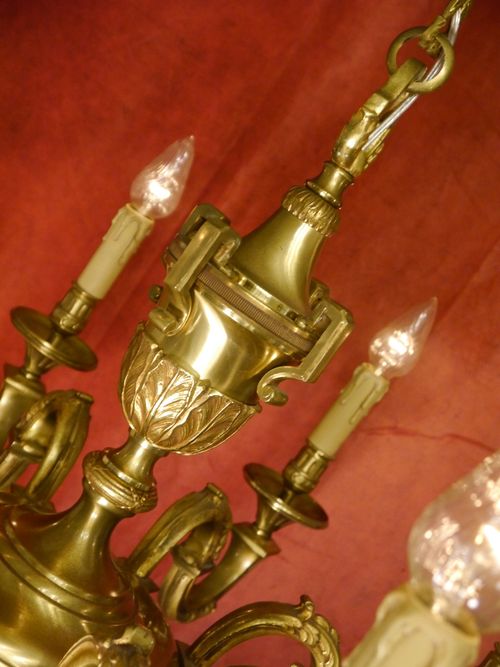 Elegant French 8-Light Classical Chandelier in Solid Brass Ø 30" — image 7