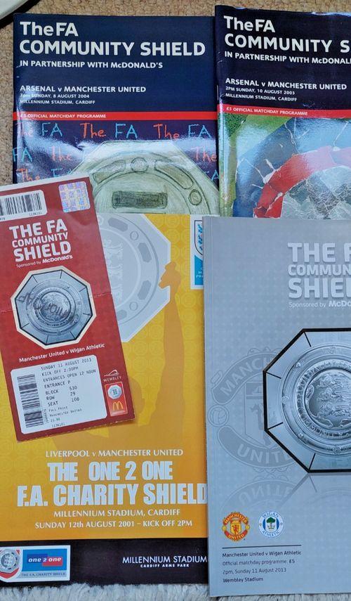 Bundle of 6 Charity Shield Football Programmes + ticket stub Manchester United — image 3