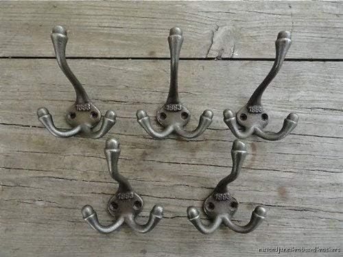 SET of 5 CLASSIC ANTIQUE STYLE 1883 TRIPLE COAT HOOK CAST IRON HOOKS HAT RACK — image 1