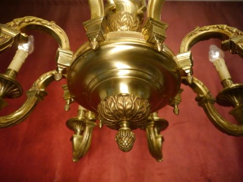 Elegant French 8-Light Classical Chandelier in Solid Brass Ø 30" — image 4