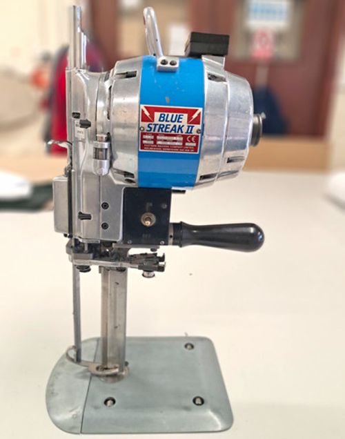 Eastman Blue Streak II 8 in Mechanical Industrial Straight Knife Fabric Cutter