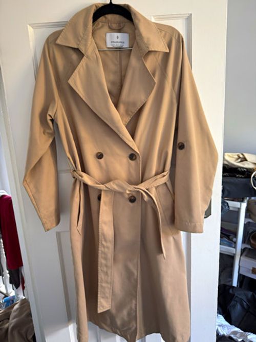 Stradivarius Women's Beige Long Double-Breasted Belted Trench Coat Size S