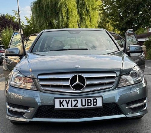 2012 MERCEDES-BENZ C250 SPORT BLUEEFFICIENCY (G-Tronic+) – PRIVATE OWNER