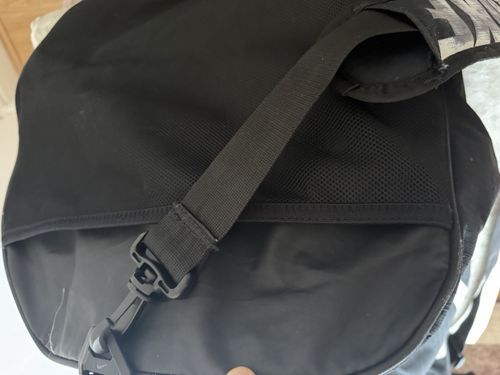 Nike Brasilía Medium 60L Duffel Bag Black/White Logo Zip Adjustable Strap — image 4