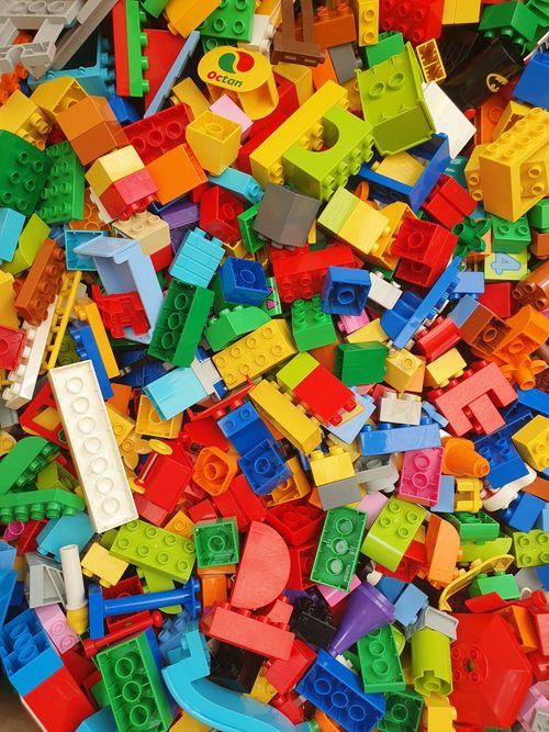 Lego duplo bundle 1kg +2 Figures , 1Car +random bricks !! Read Description!!! — image 2