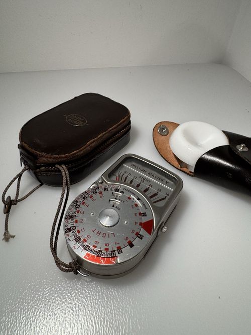 Classic WESTON MASTER V EXPOSURE METER with INVERCONE  ,  WORKING WELL  (W31) — image 1