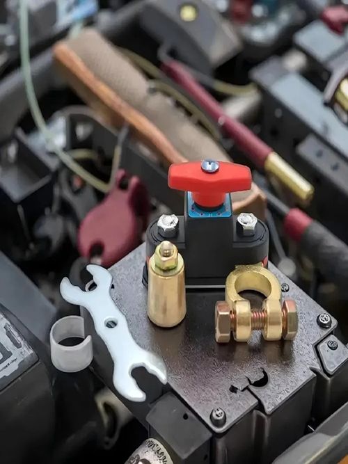 Universal Car Battery Isolator Switch 12V 24V Cut Off Kill Switch for Auto RV — image 3