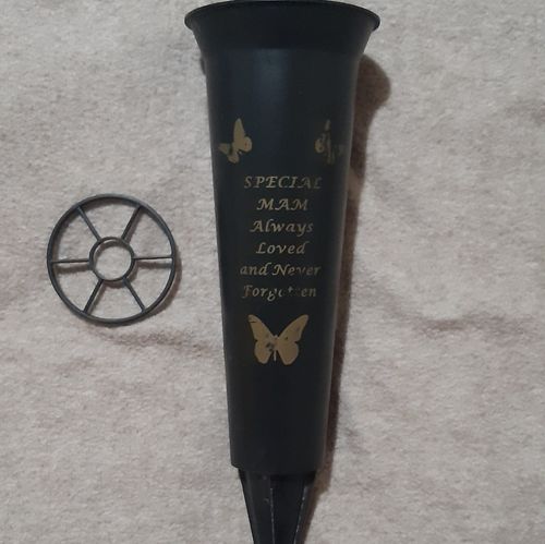 Beauitful Grave Flower Vases — image 5