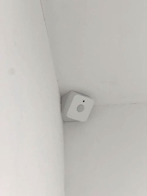 Philips Hue Motion Sensor Angle Corner Mount – Fixed 90° Wall Bracket Mount