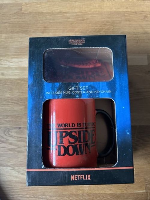 Stranger Things Mug, Mat And keyring Gift Set