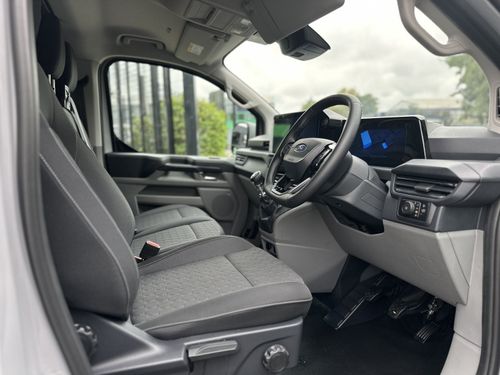 2026-FORD TRANSIT CUSTOM 280 LIMITED EBLUE — image 6