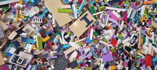 Genuine Lego Friends Girls Bundle 1kg-1000 Mixed Bricks Parts Pieces+2 Figures — image 13