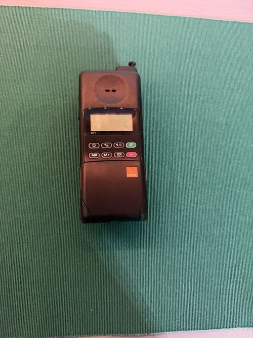 Motorola Mr1 Vintage Mobile Phone — image 2