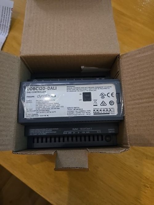 Philips Dynalite DDBC120-DALI lighting controller and its installation manual.
