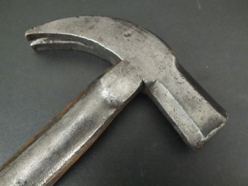 VINTAGE GARDENERS STRAPPED CLAW HAMMER.No3. — image 5