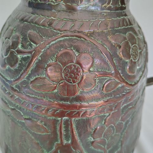 Antique Islamic Arabic hand hammered copper pitcher jug 9.5' Middle eastern — image 7