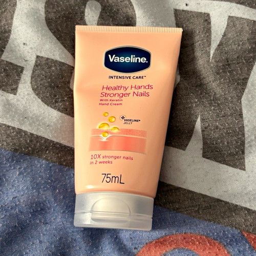 Vaseline Intensive Care Healthy Hands Stronger Nails Hand & Nail Cream 75 mL