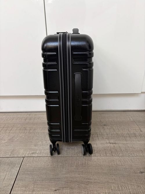 Cabin Size Hard Samsonite Suitcase in Black with Built in TSA Lock — image 2