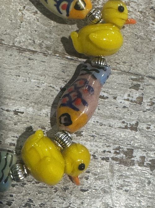 Lucky Rubber Yellow Duck Cruise Lampwork Glass Handmade Beaded Stretch Bracelet — image 4
