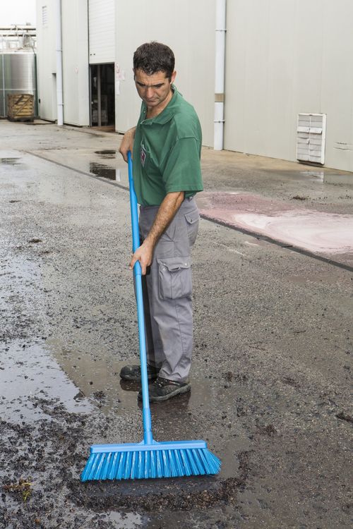 Vikan 2920 Yard Broom Head 530mm Stiff Bristle Heavy Duty Sweeping Brush Outdoor — image 5