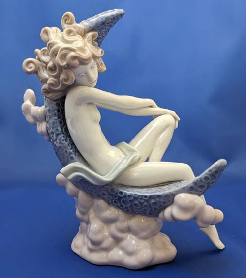 Lladro 1437 Moonlight Vintage Porcelain Figurine (Retired)