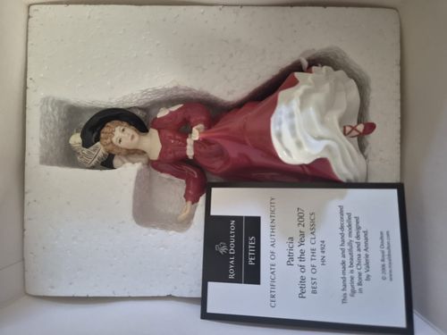 Royal Doulton Pretty Ladies Patricia Bone China Figurine HN4924 2007 — image 2