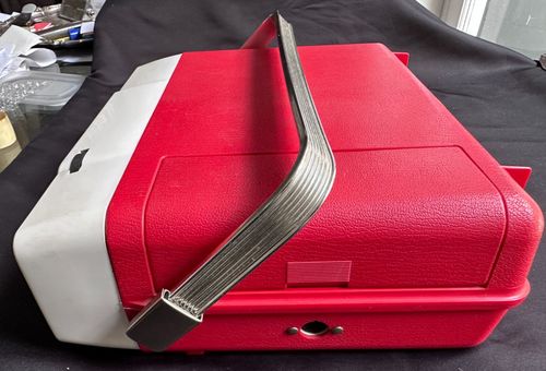 LESA Mody 2 Mangiadischi Portable Record Player Red Italian Design 1960s — image 5
