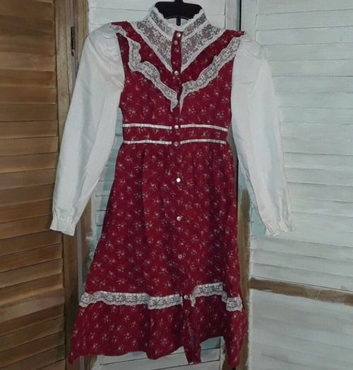Vintage Robyn Sue Girls Dress Size 10 Prairie Style Burgundy Floral Long Sleeve