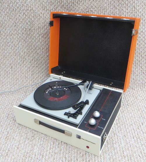 SUPERB RETRO 1970s ELIZABETHAN ASTRONAUT VINTAGE RECORD PLAYER - FULLY SERVICED — image 1