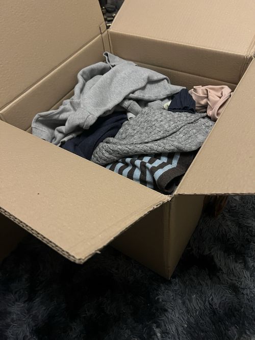 Mixed Clothing Wholesale Job Lot in Cardboard Box, Approx 10kg — image 2