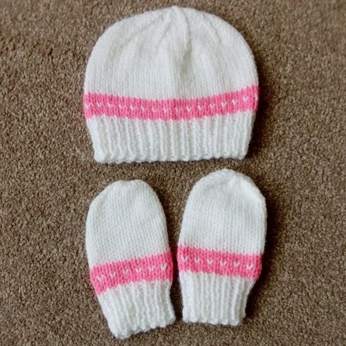 Hand Knitted Baby Hat and Mitten Set White, 0-3 Months — image 1