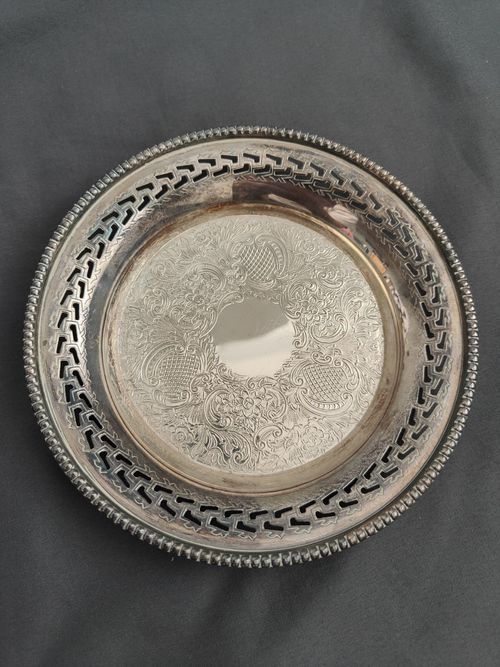 Mappin & Webb Silver Plated Copper Round Serving Plate Shakers Stand Postons — image 5