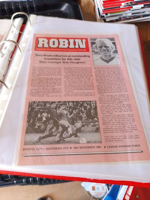 Bristol City X 30 Home Programmes 1981/82 (Lu) — image 11