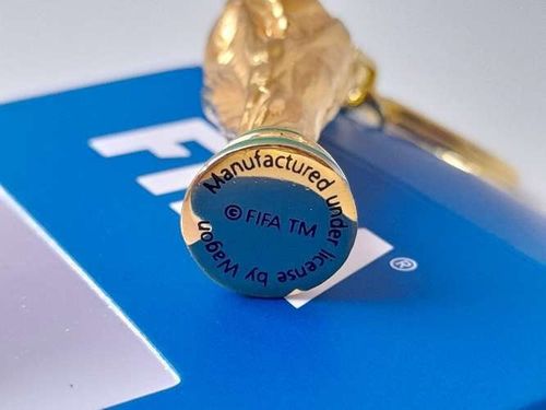 FIFA World Cup 3D trophy keyring (Official Licensed Product) 4 cm NEW original — image 5