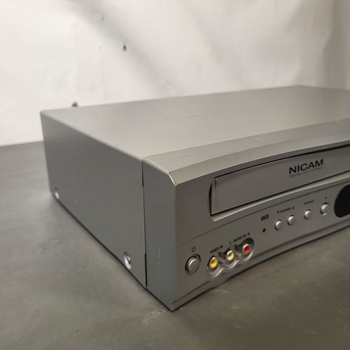 Technika DVR100 VCR VHS DVD Player Combo No Remote Fully Working Silver UK  — image 10